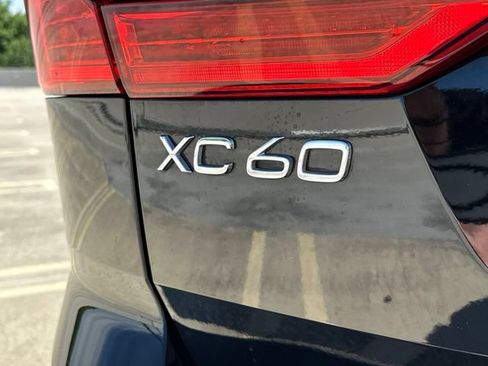 Certified 2024 Volvo XC60 B5 Plus w/ Climate Package AWD/4WD image 38