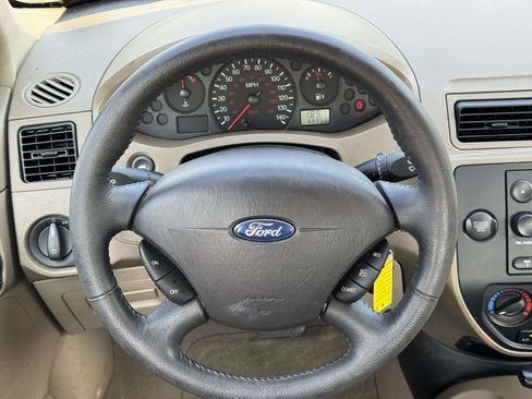Used 2007 Ford Focus S FWD image 8