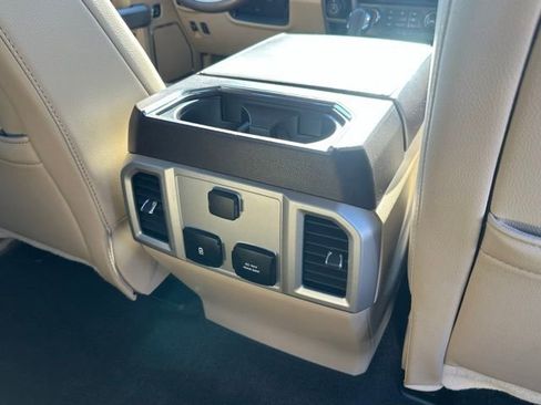 Used 2018 Ford F150 Lariat image 34