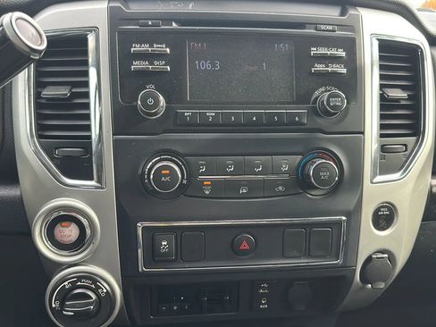 Used 2017 Nissan Titan SV AWD/4WD image 18