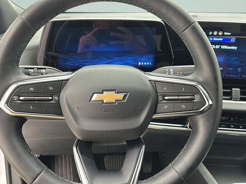 Used 2025 Chevrolet Equinox LT AWD/4WD image 15