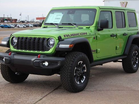 Used 2025 Jeep Wrangler Unlimited Rubicon w/ Safety Group AWD/4WD image 5