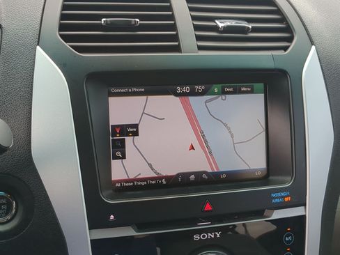 Used 2014 Ford Explorer Limited w/ Equipment Group 301A AWD/4WD image 16