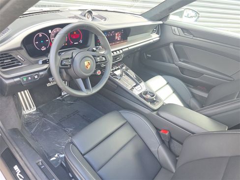 Used 2025 Porsche 911 Carrera 4 GTS image 4