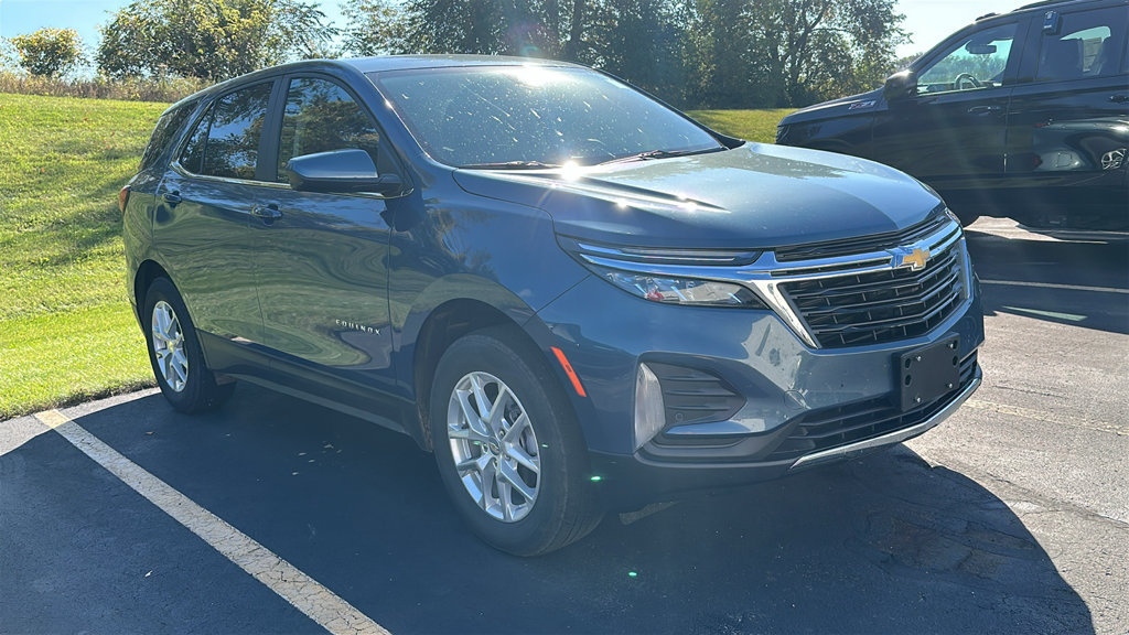 Used 2024 Chevrolet Equinox LT AWD/4WD image 2