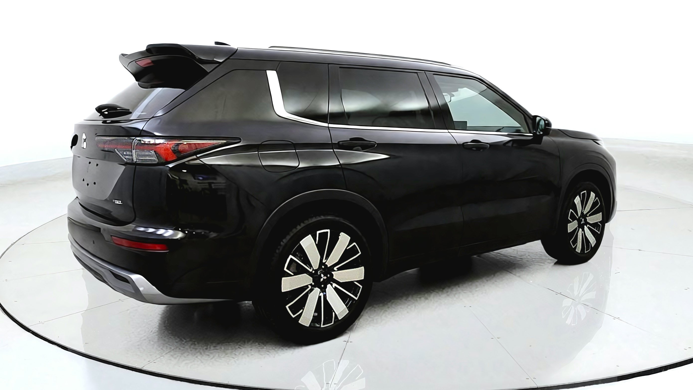 Used 2025 Mitsubishi Outlander AWD image 7