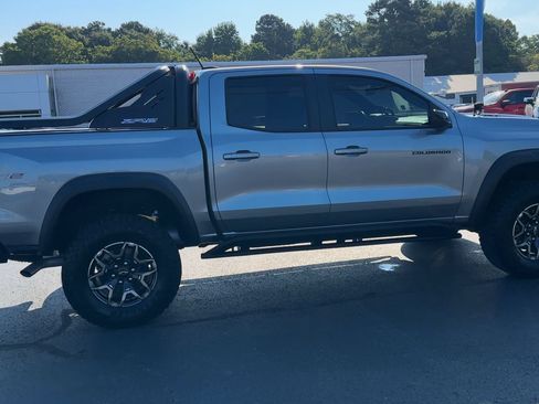 Used 2024 Chevrolet Colorado ZR2 w/ Safety Package AWD/4WD image 9