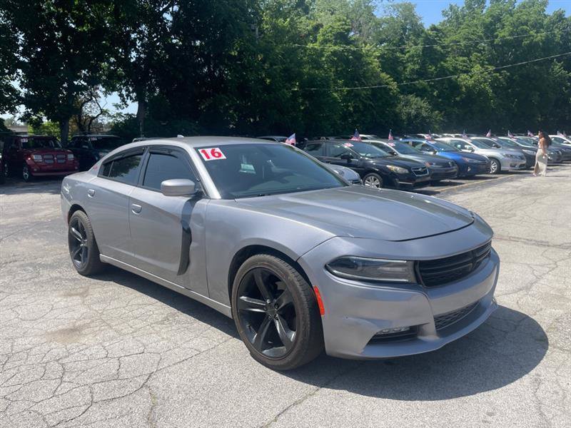 Used 2016 Dodge Charger SXT RWD image 3