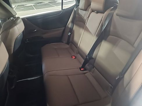 Used 2022 Lexus ES 250 w/ Premium Package image 15