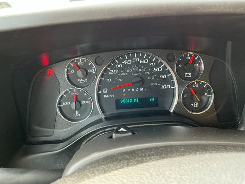 Used 2021 Chevrolet Express 3500 w/ Driver Convenience Package image 14