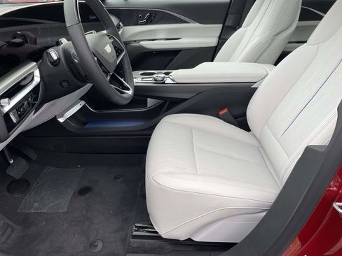 New 2026 Cadillac Lyriq Sport image 20