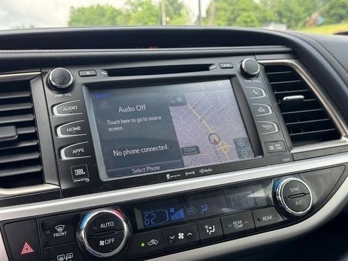 Used 2019 Toyota Highlander Limited Platinum AWD/4WD image 26