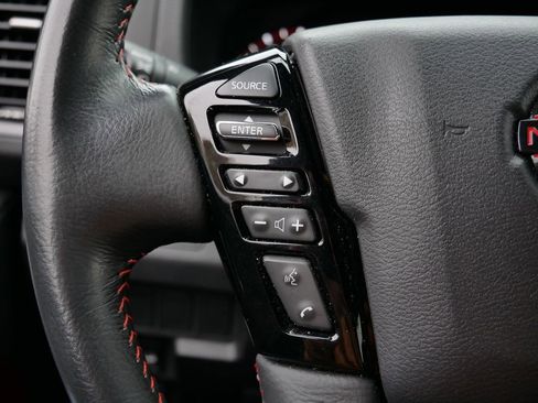 Used 2024 Nissan Frontier PRO-4X w/ Technology Package image 27