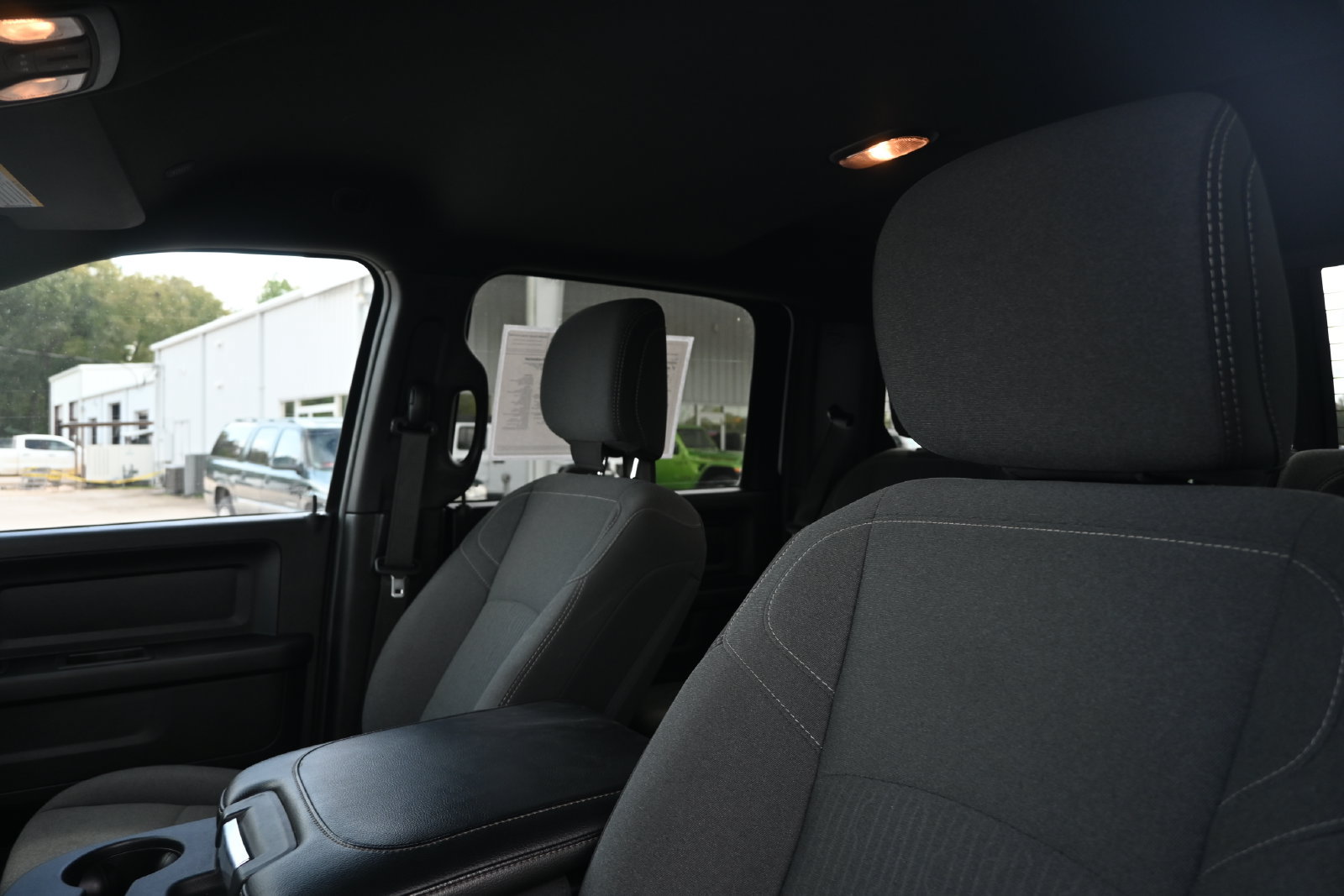 Used 2024 RAM 3500 Tradesman w/ Chrome Appearance Group AWD/4WD image 10
