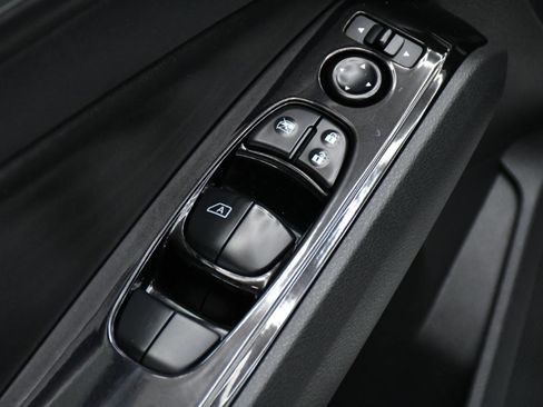 Used 2023 Nissan Altima 2.5 SV FWD image 13