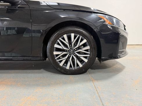 Used 2023 Nissan Altima 2.5 SV FWD image 8