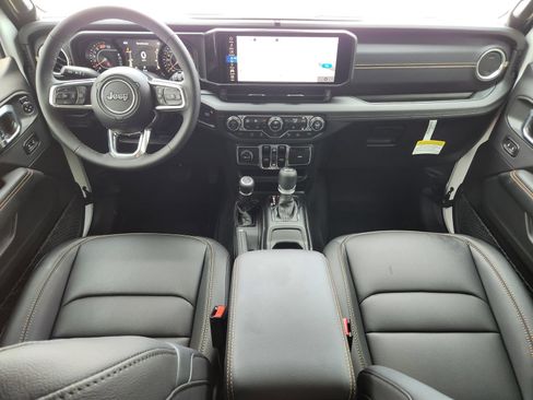 New 2026 Jeep Wrangler Unlimited Sahara AWD/4WD image 23
