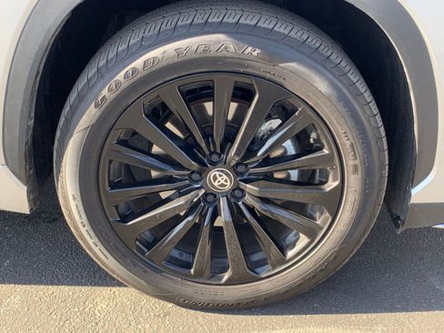 Used 2025 Toyota Highlander XSE image 33