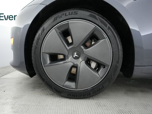 Used 2023 Tesla Model 3 Standard Range image 9