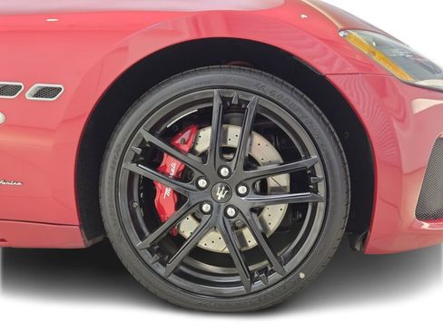 Used 2018 Maserati GranTurismo MC image 8