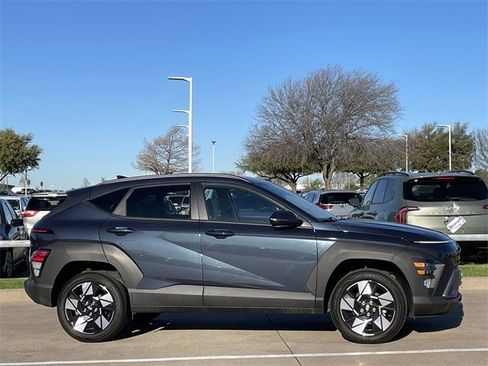 Used 2025 Hyundai Kona SEL image 3