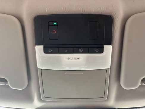 Used 2024 Mitsubishi Outlander SE image 35