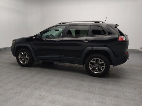 Used 2019 Jeep Cherokee Trailhawk image 3