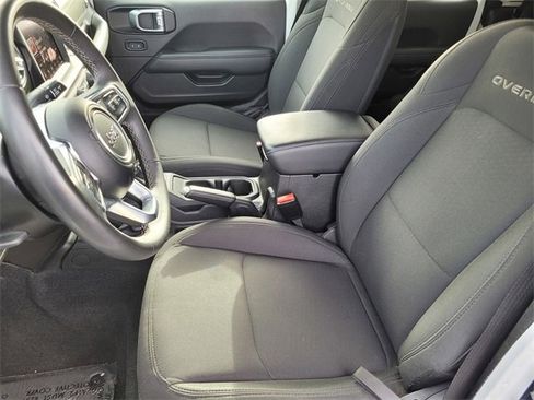 Used 2023 Jeep Gladiator Overland image 16