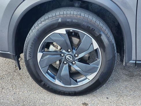 Used 2025 Nissan Rogue SV AWD/4WD image 10