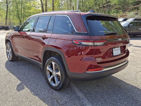 Certified 2023 Jeep Grand Cherokee Limited AWD/4WD image 5