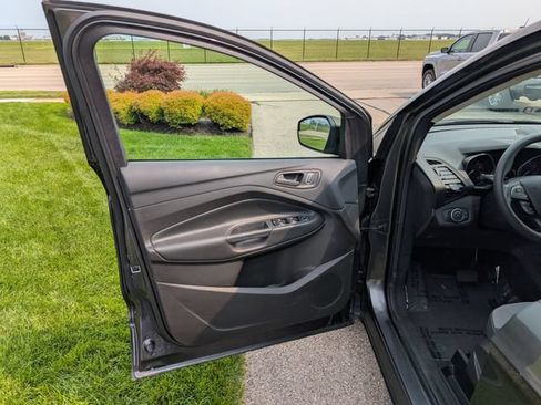 Used 2018 Ford Escape S FWD image 15