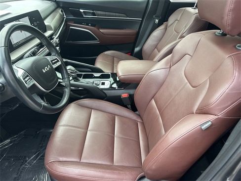 Used 2024 Kia Telluride EX w/ EX Captain's Chair Package image 22