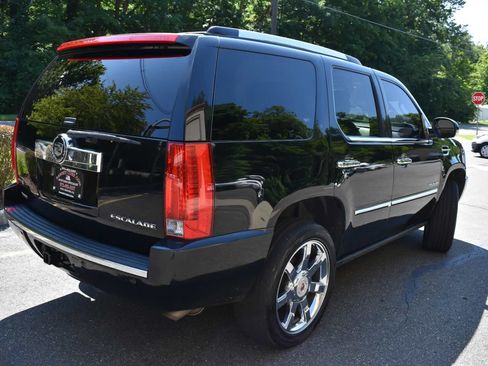 Used 2011 Cadillac Escalade Premium AWD/4WD image 5