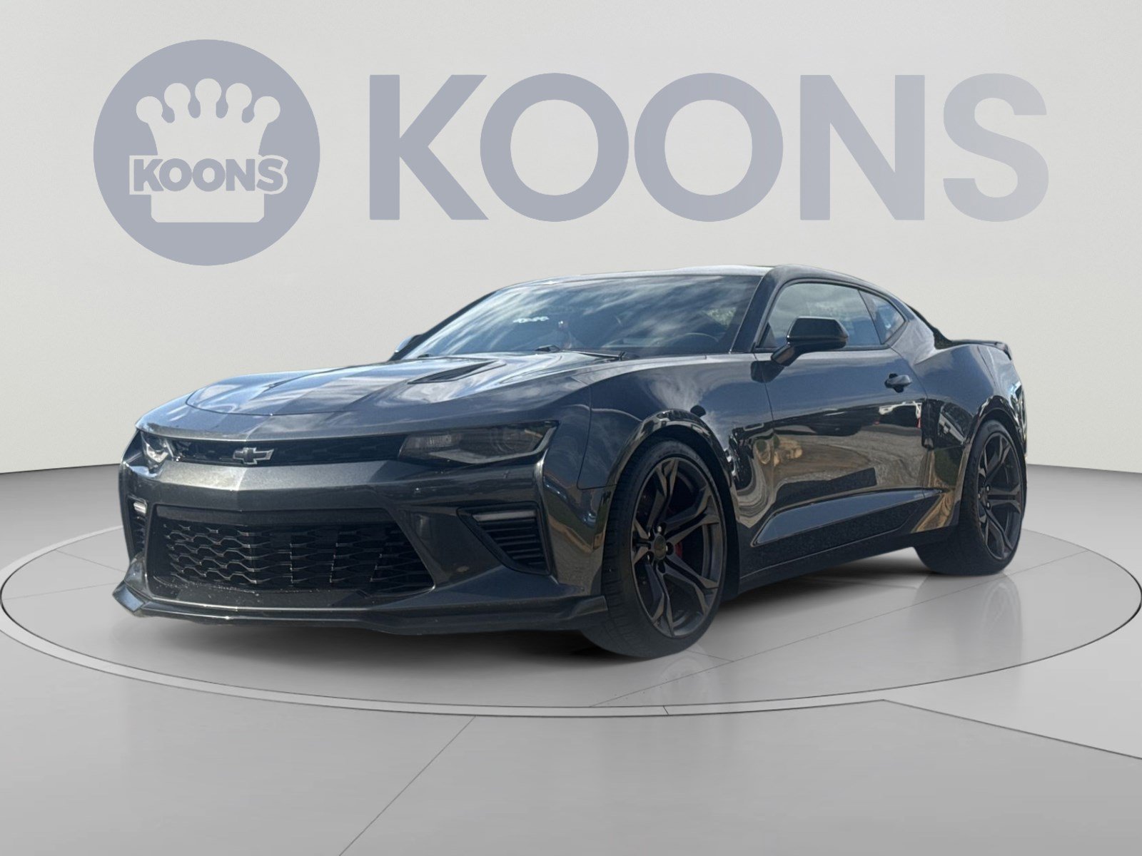 Used 2018 Chevrolet Camaro SS RWD image 1