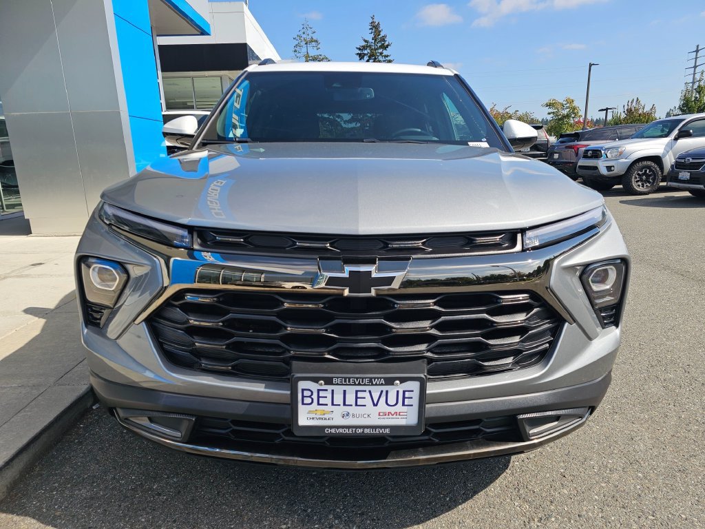 Used 2024 Chevrolet TrailBlazer ACTIV w/ Convenience Package AWD/4WD image 2
