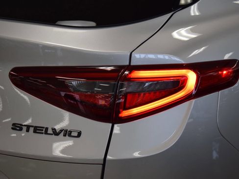 Used 2021 Alfa Romeo Stelvio Sprint w/ Nero Edizione image 20