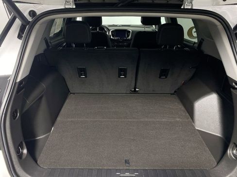 Used 2023 GMC Terrain SLE w/ Driver Convenience Package image 22