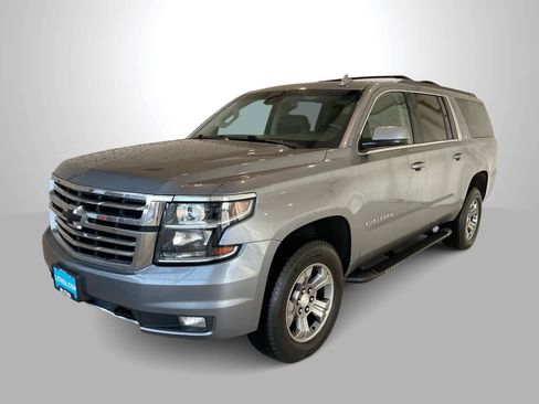 Used 2018 Chevrolet Suburban LT image 1