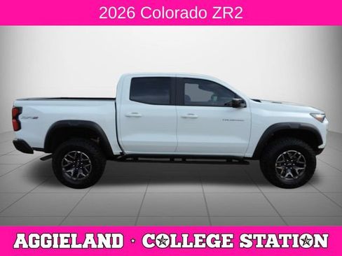Used 2026 Chevrolet Colorado ZR2 w/ Technology Package AWD/4WD image 2