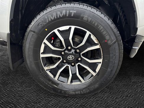 Used 2023 Toyota Tacoma 4x4 Double Cab image 11