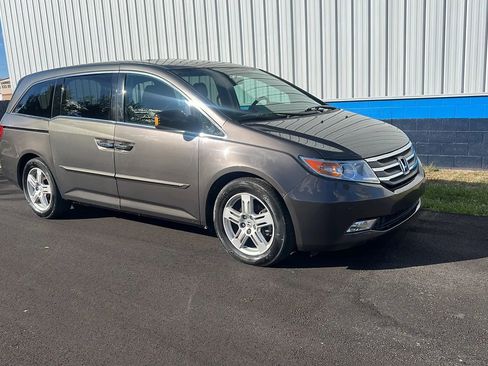 Used 2013 Honda Odyssey Touring image 3