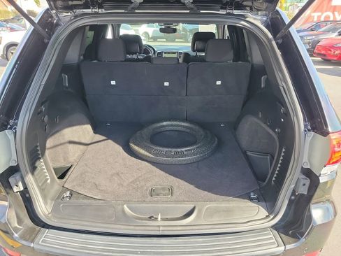 Used 2018 Jeep Grand Cherokee Laredo image 7