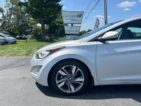 Used 2015 Hyundai Elantra Limited image 13