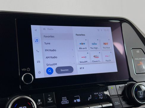 Used 2025 Toyota Highlander LE image 21