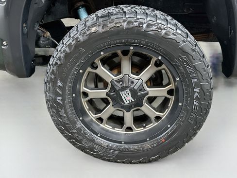 Used 2011 Toyota Tundra 4x4 Double Cab w/ TRD Off-Road Pkg image 27