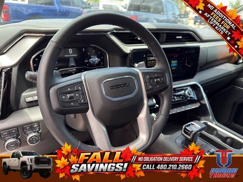 Used 2025 GMC Sierra 1500 Denali w/ Technology Package AWD/4WD image 17