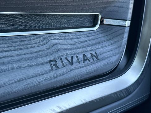 Used 2025 Rivian R1T Adventure image 38