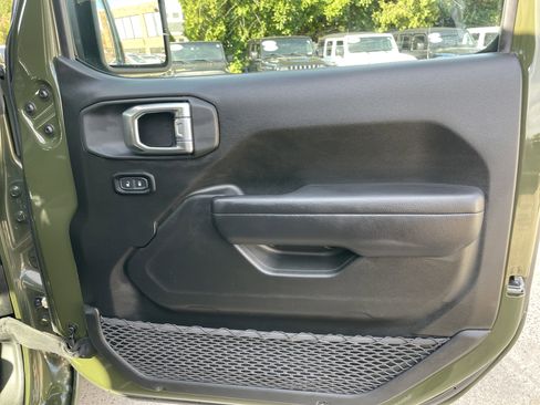 Used 2024 Jeep Wrangler Sport S image 10