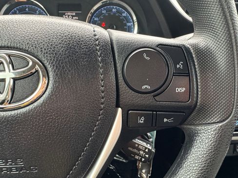 Used 2019 Toyota Corolla LE image 19