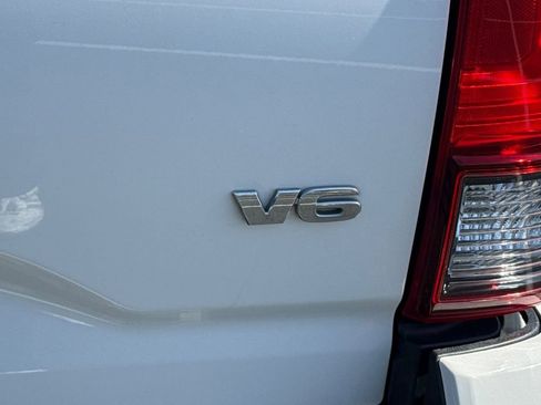 Used 2018 Toyota Tacoma TRD Sport image 13